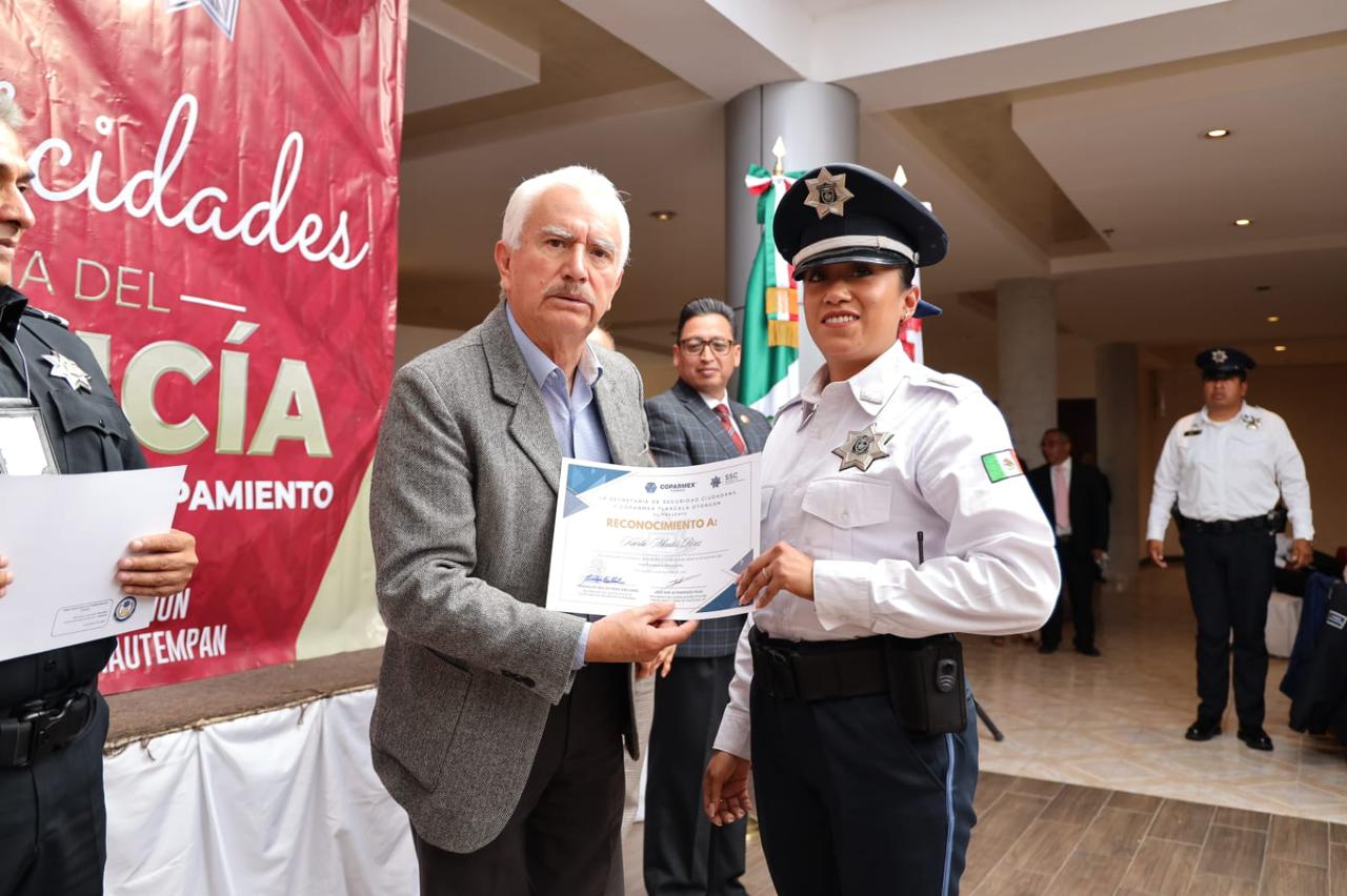 Entregan en Chiautempan nuevos uniformes, equipo táctico, de radiocomunicación y dos nuevas patrullas a la Policía Municipal